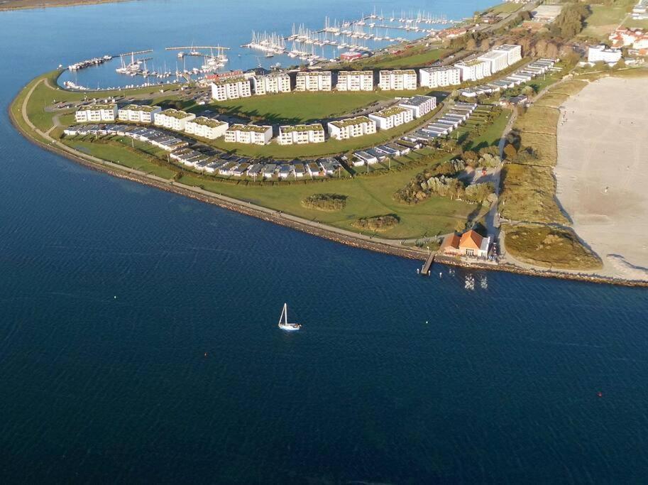 Fehmarn Burgtiefe Suedstrand Meerblick Apartment Meerzeit Екстериор снимка